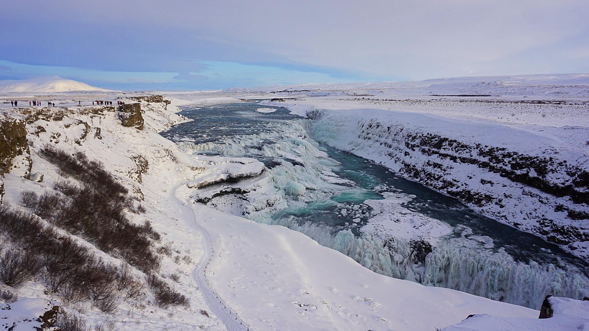 27144531_10213232571601355_177913325_o