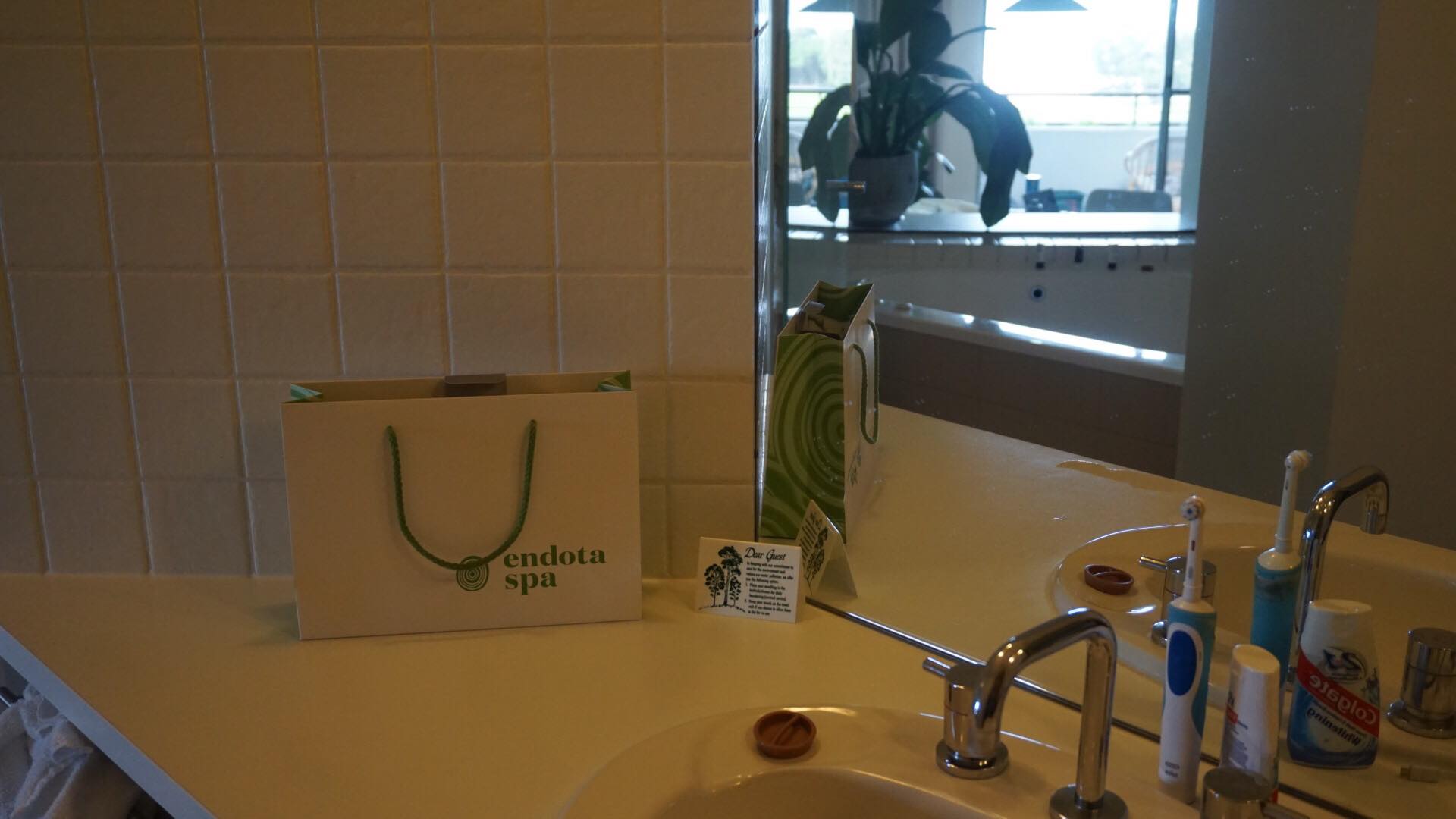 41566217_718244928513325_6643045695047598080_n