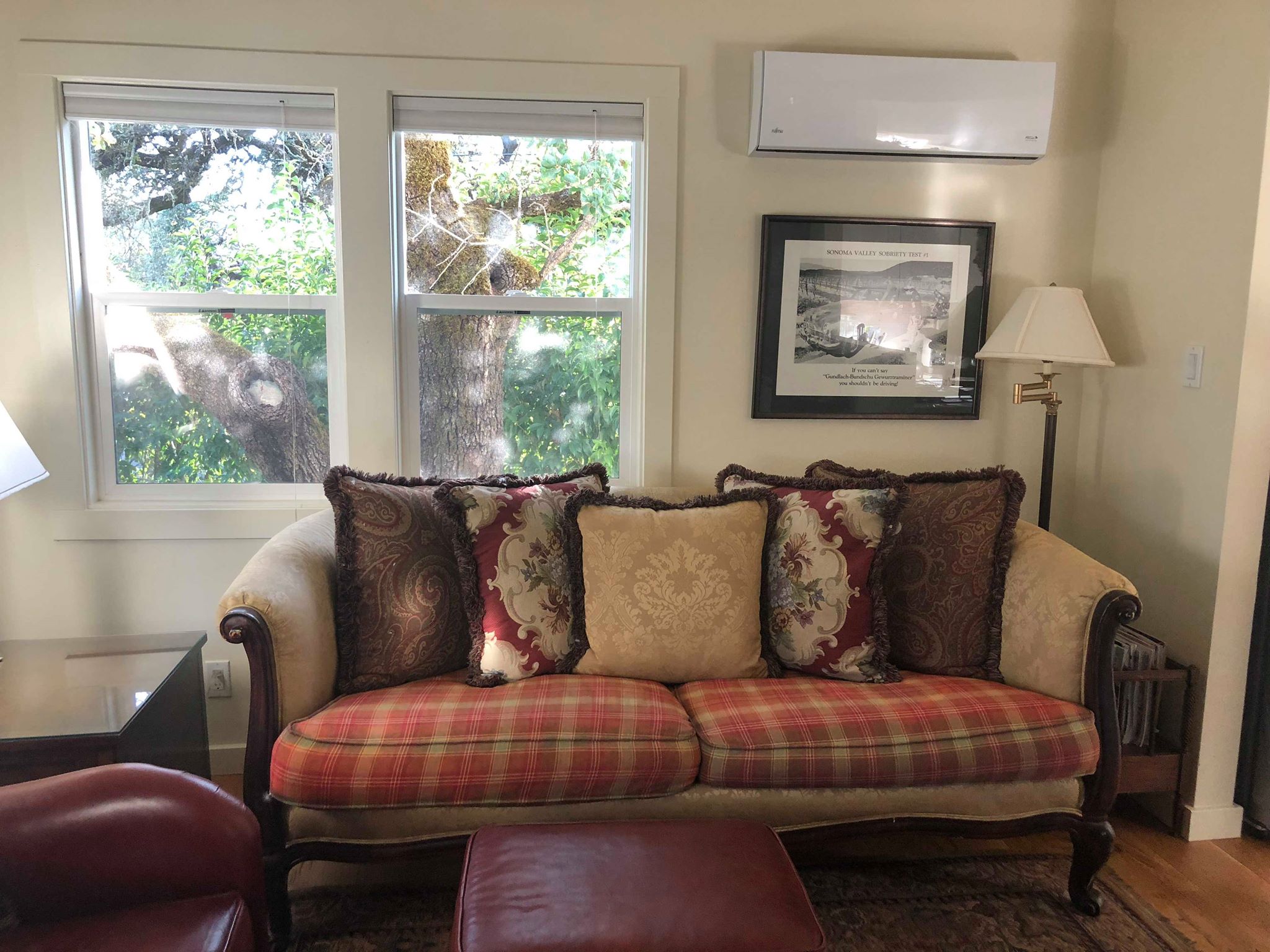 45643884_587600861696736_1967900044468158464_n